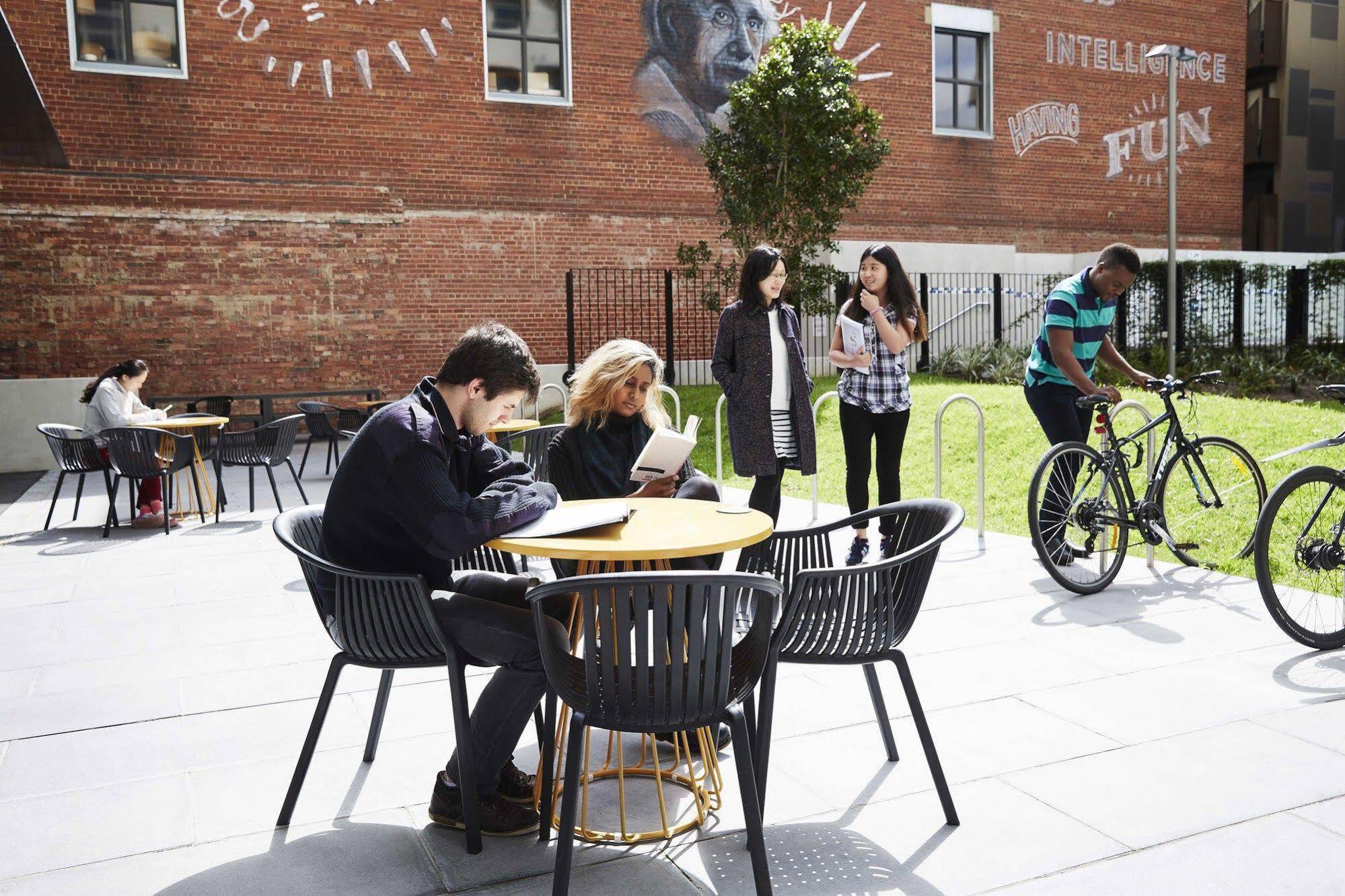 Student Village Ville de Melbourne Extérieur photo